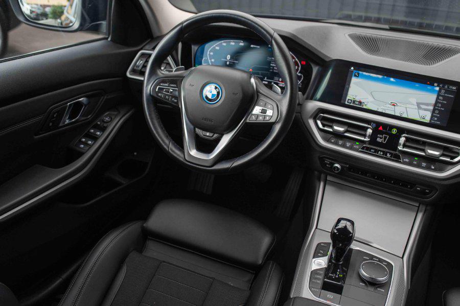BMW Seria 3 320e AT PHEV