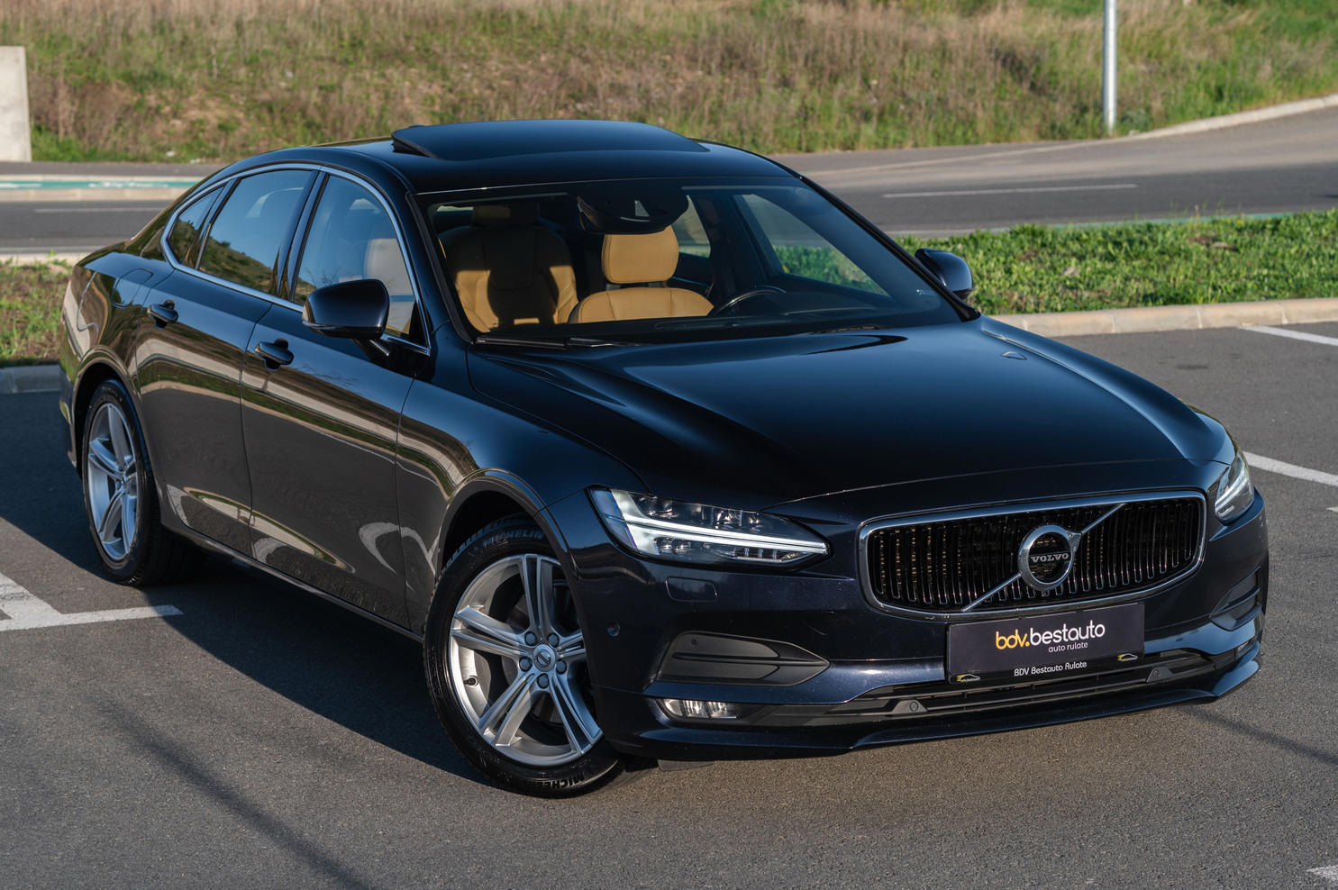 Volvo S90 D4 Momentum Edition